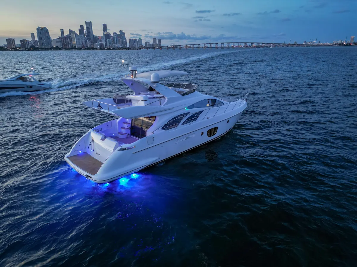 58ft Motor Yacht — photograph 19 of 27