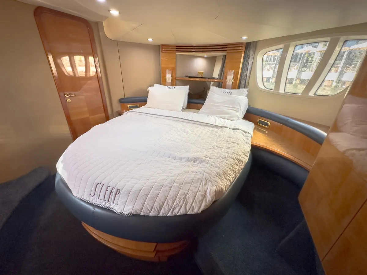 58ft Motor Yacht — photograph 27 of 27