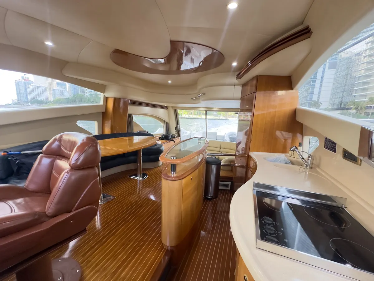 58ft Motor Yacht — photograph 11 of 27