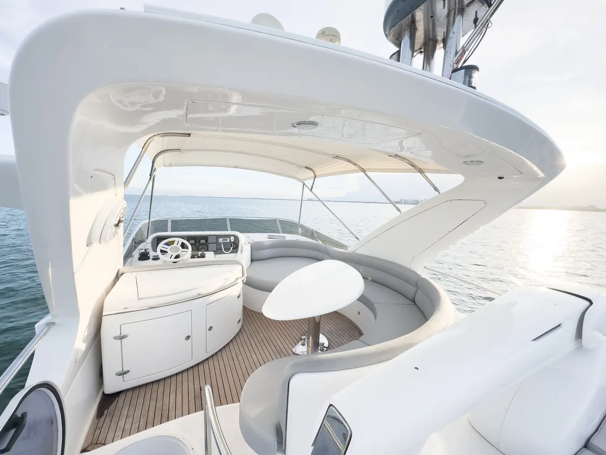 58ft Motor Yacht — photograph 22 of 27