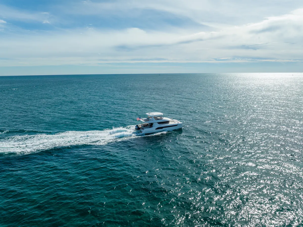 60ft Power Catamaran — photograph 53 of 107
