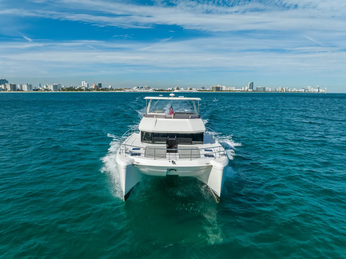 60ft Power Catamaran — photograph 9 of 107