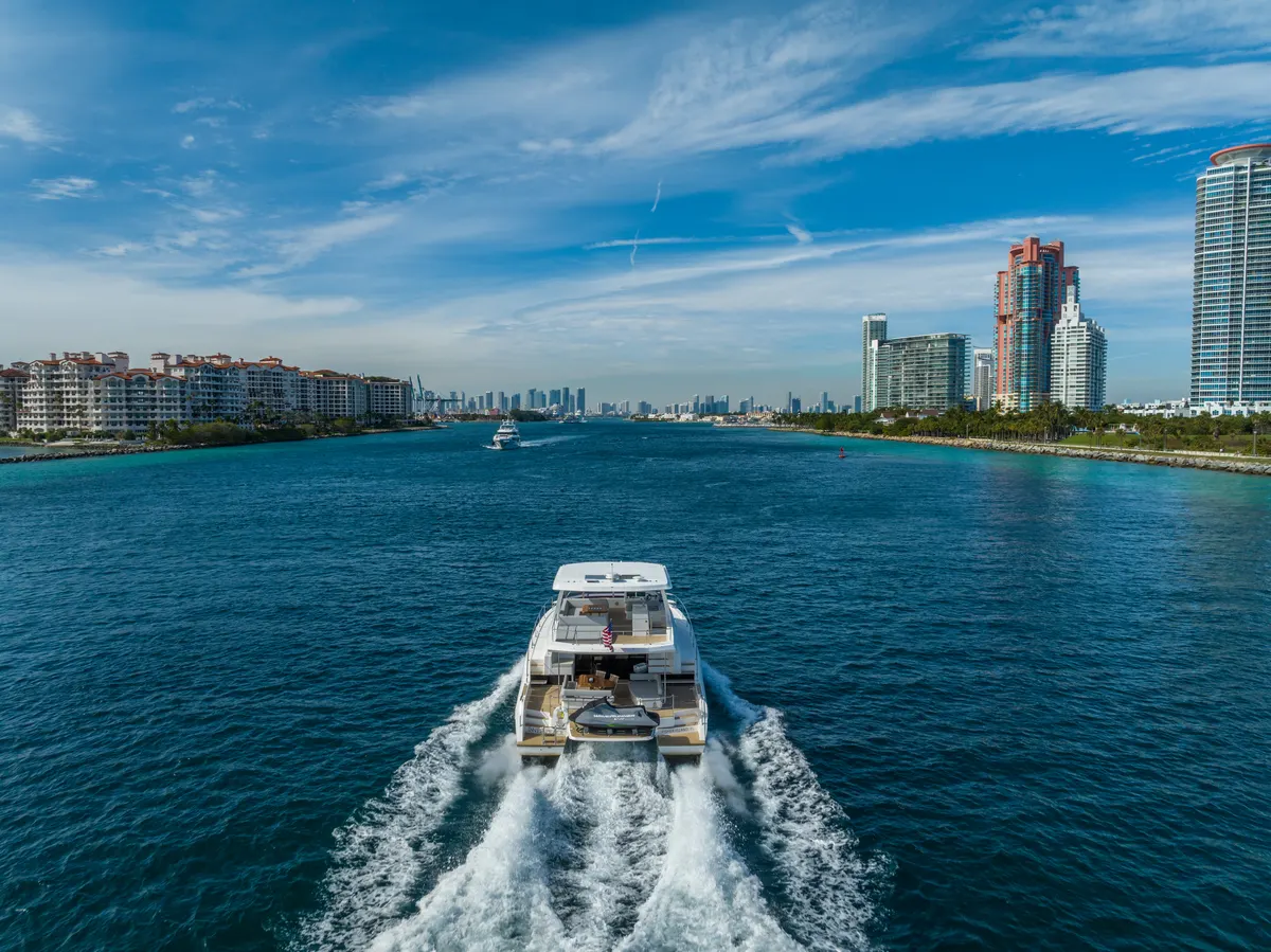 60ft Power Catamaran — photograph 25 of 107