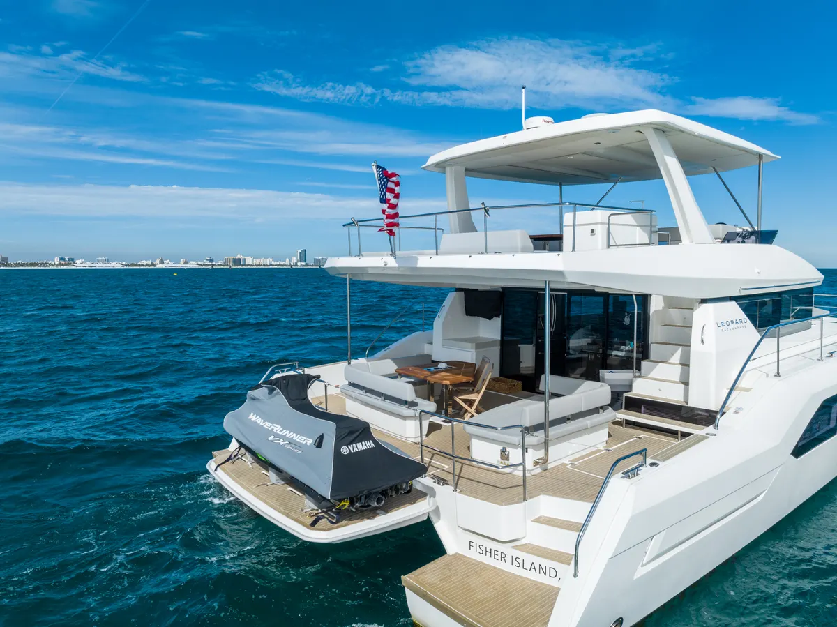 60ft Power Catamaran — photograph 18 of 107