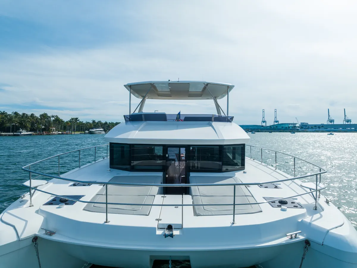 60ft Power Catamaran — photograph 5 of 107