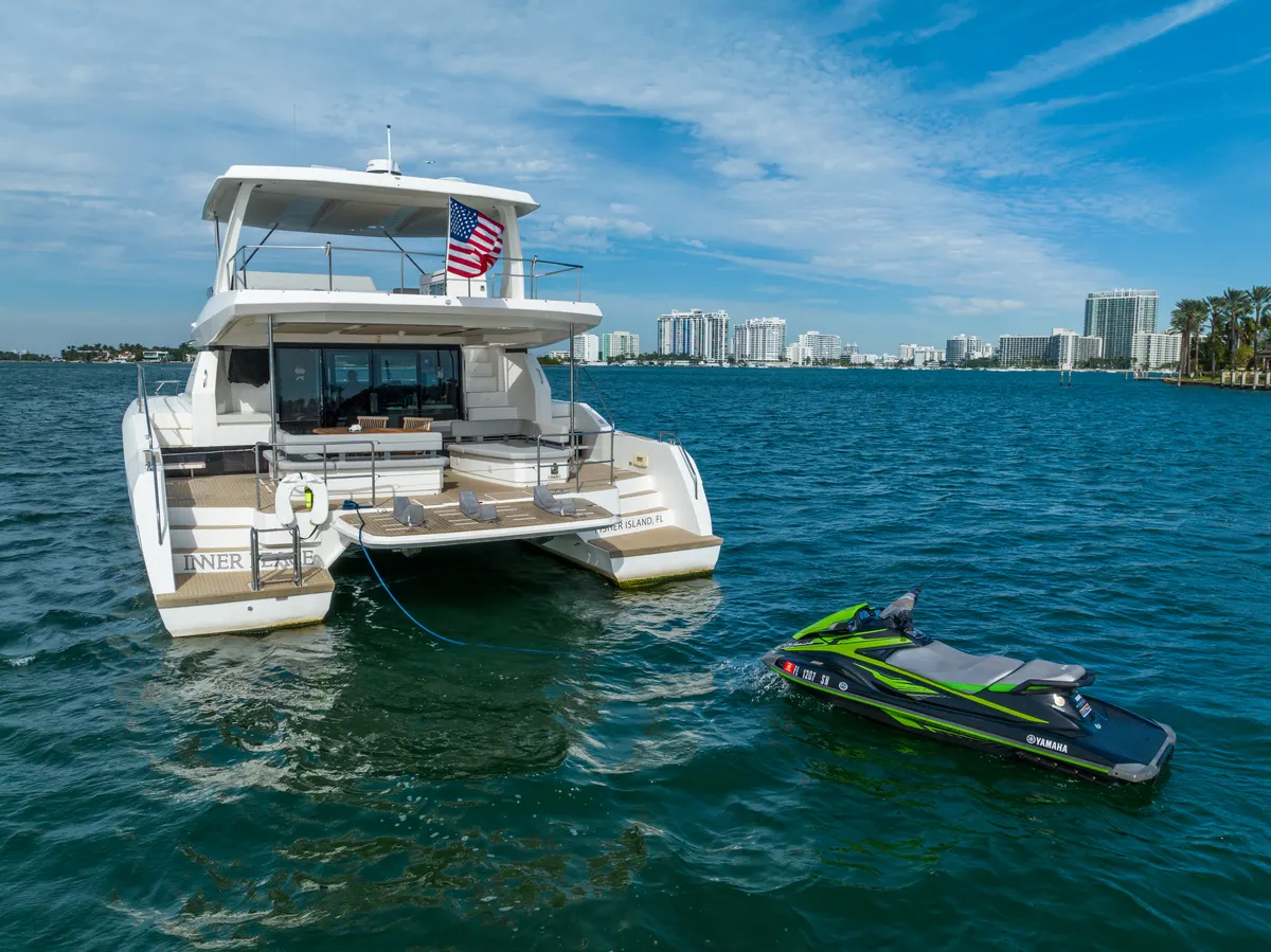 60ft Power Catamaran — photograph 77 of 107