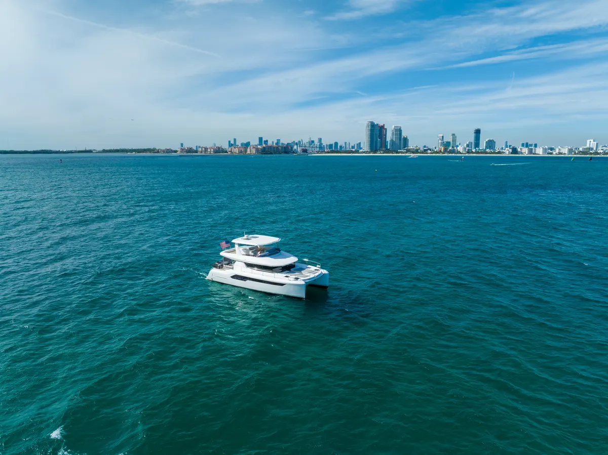 60ft Power Catamaran — photograph 33 of 107