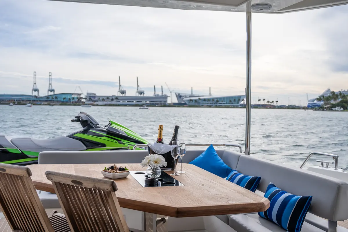 60ft Power Catamaran — photograph 74 of 107