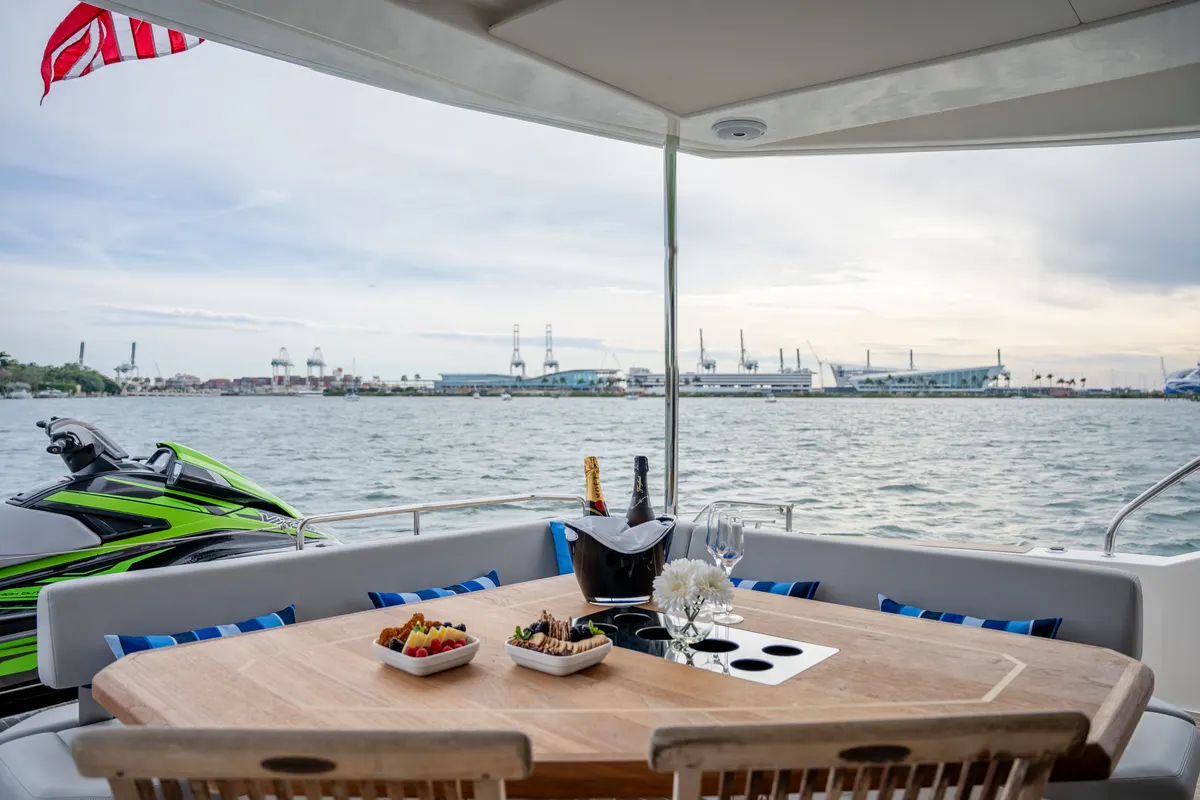 60ft Power Catamaran — photograph 40 of 107