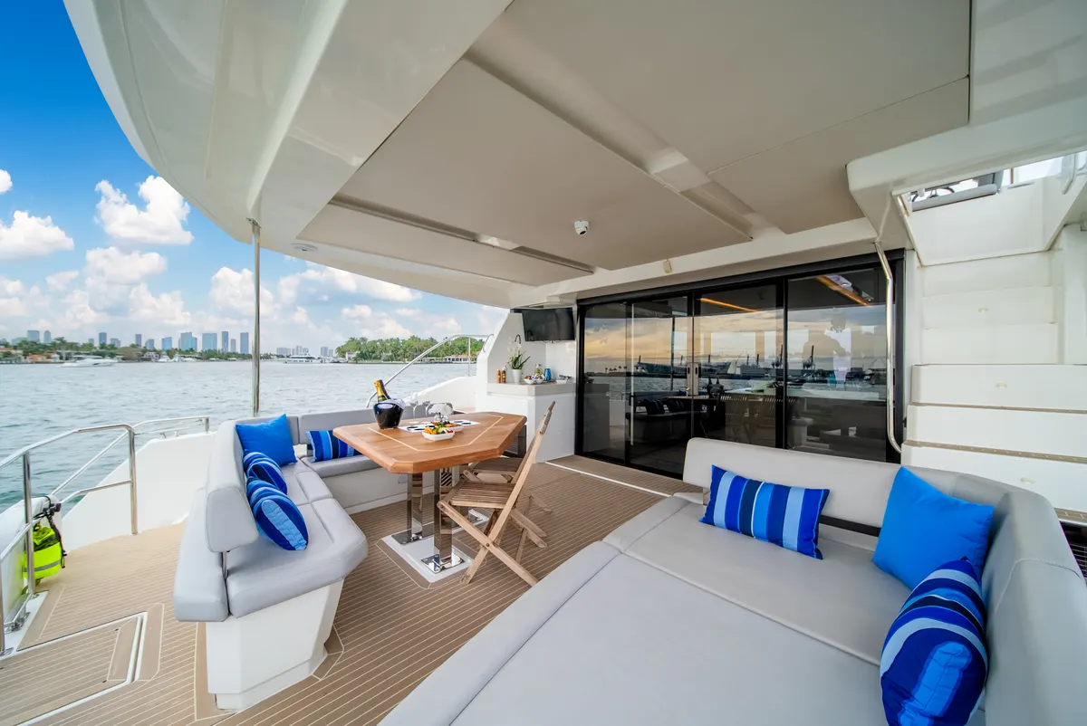 60ft Power Catamaran — photograph 23 of 107
