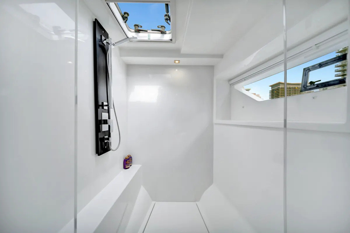60ft Power Catamaran — photograph 99 of 107