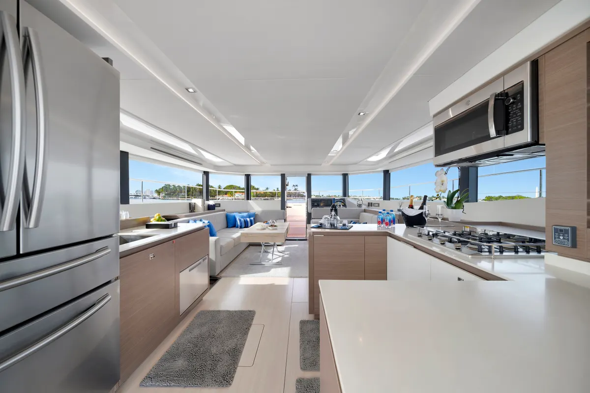 60ft Power Catamaran — photograph 10 of 107