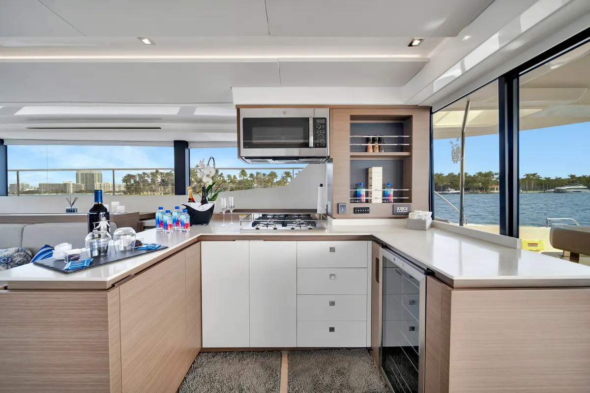 60ft Power Catamaran — photograph 91 of 107