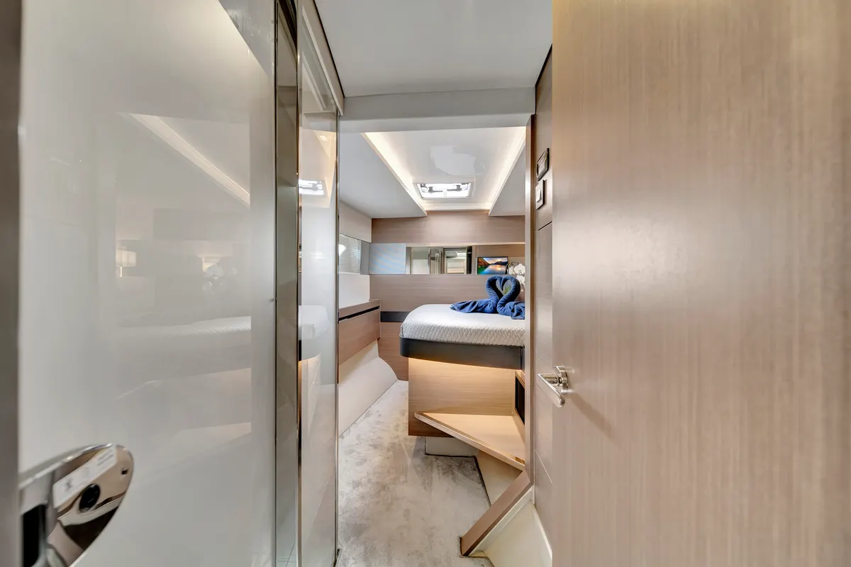 60ft Power Catamaran — photograph 58 of 107