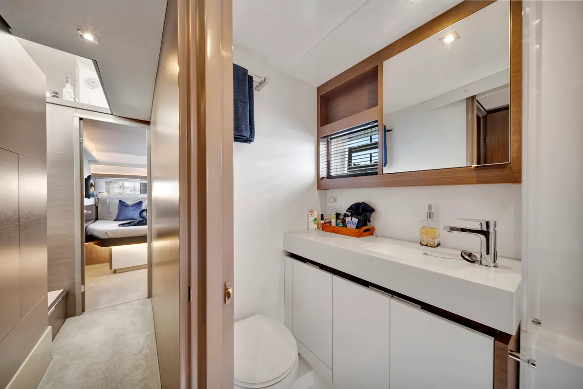 60ft Power Catamaran — photograph 60 of 107