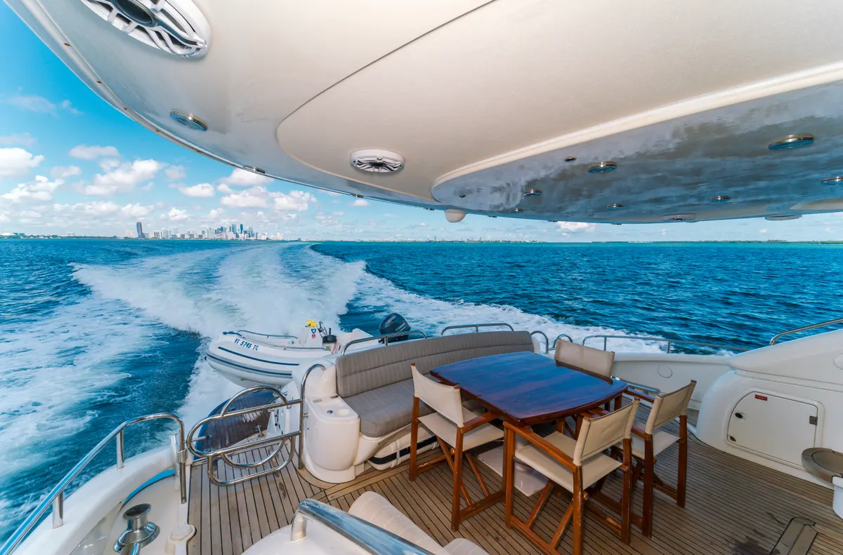 90ft Motor Yacht — photograph 30 of 44