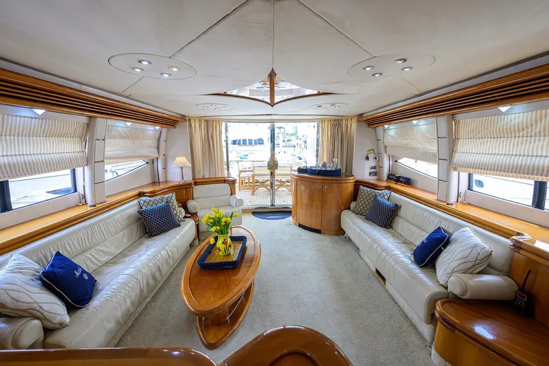 90ft Motor Yacht — photograph 31 of 44