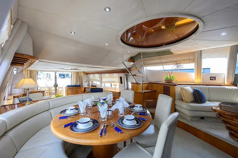 90ft Motor Yacht — photograph 35 of 44
