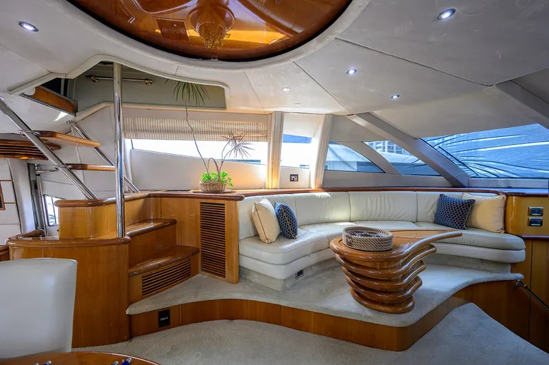 90ft Motor Yacht — photograph 36 of 44