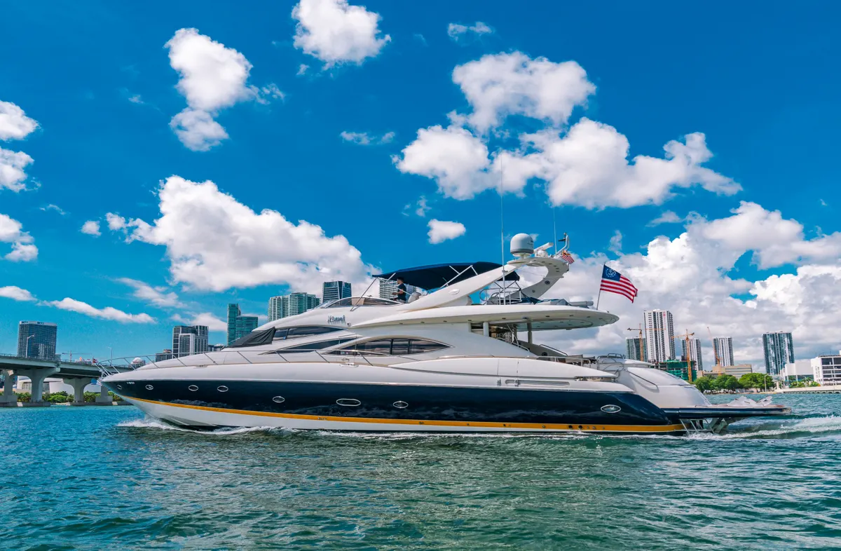 90ft Motor Yacht — photograph 39 of 44